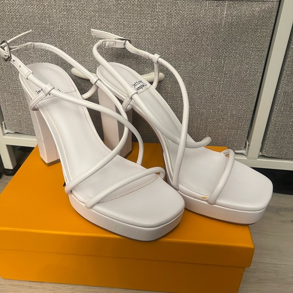 New Jeffrey Campbell Elegant White Strappy Heels - Picture 1 of 7
